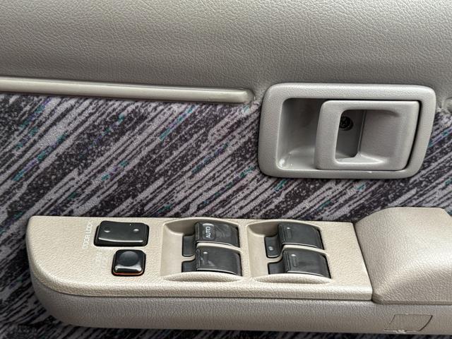 ランドクルーザープラド 切り替え4WD、タ-ボ CD/DVD、ETC、電動格納ミラー、Bluetooth接続、バックカメラ、アルミホイール付き、(54枚目)