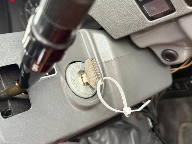 ランドクルーザープラド 切り替え4WD、タ-ボ CD/DVD、ETC、電動格納ミラー、Bluetooth接続、バックカメラ、アルミホイール付き、(56枚目)