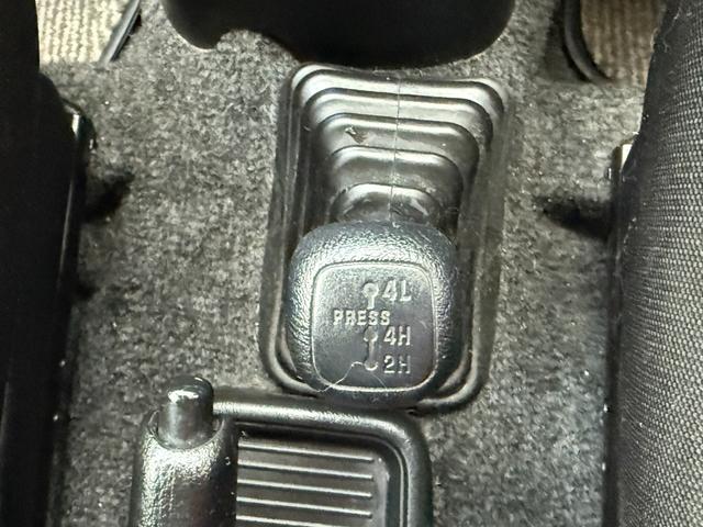 パジェロミニ 切り替え４ＷＤ　アクティブフィールドエディション　ＨＤＤナビ、ＣＤ／ＤＶＤ、ＥＴＣ、電動格納ミラー、キーレスエントリー、アルミホイール付き、（20枚目）