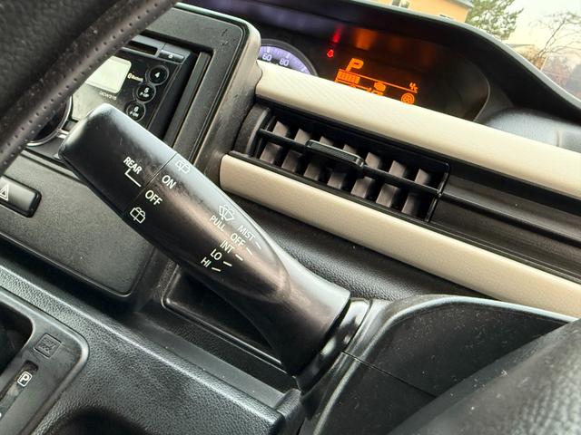 ワゴンＲ ＨＹＢＲＩＤ　ＦＸ　セーフティパッケージ装着車　ＣＤ，ＥＴＣ、スマ－トキ－、アイドリングストップ、衝突被害軽減システム、レーンアシスト、オートライト、シートヒーター、電動格納ミラー（53枚目）
