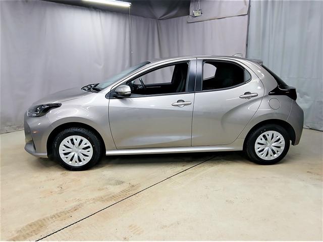 ヤリス ハイブリッドX 4WD 衝突被害軽減システム メモリーナビ バックカメラ スマートキー オートクルーズコントロール ETC 盗難防止装置 キーレス 横滑り防止機能 ハイブリッド(2枚目)