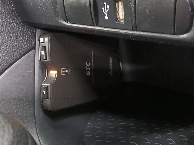 ヤリス ハイブリッドX 4WD 衝突被害軽減システム メモリーナビ バックカメラ スマートキー オートクルーズコントロール ETC 盗難防止装置 キーレス 横滑り防止機能 ハイブリッド(25枚目)