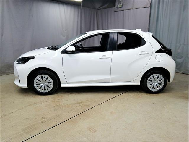 ヤリス ハイブリッドＸ　４ＷＤ　寒冷地　衝突被害軽減システム　メモリーナビ　バックカメラ　スマートキー　オートクルーズコントロール　ＥＴＣ　盗難防止装置　キーレス　横滑り防止機能　ハイブリッド（2枚目）