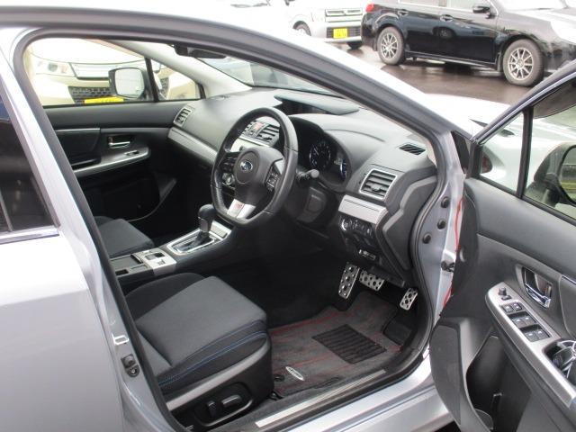 1.6GT-Sアイサイト 4WD 禁煙車 純正SDナビ フルセグ バックカメラ BLUETOOTHオーディオ ETC 追従クルーズコントロール パドルシフト CD DVD再生 ミュージックサーバー LEDヘッドライト ターボ車(15枚目)