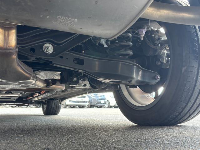 カローラクロス ハイブリッド　Ｚ　４ＷＤ■パノラマルーフ■モデリスタエアロ■　衝突軽減サポート／レーダークルーズ／レーンアシスト／９インチナビ／アラウンドビュー／バックカメラ／ブルートゥース／地デジ／ＥＴＣ２．０／電動ハーフレザー／ＬＥＤヘッドライト／フォグ／純正アルミ（42枚目）