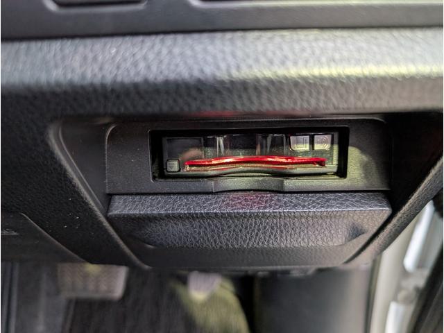 ヴォクシー ＺＳ　煌　４ＷＤ■モデリスタエアロ■寒冷地仕様■禁煙車■　衝突軽減サポート／レーンアシスト／オートクルーズ／両側電動スライドドア／ＨＤＤナビ／ＤＶＤ再生／ＥＴＣ／スマートキー／プッシュスタート／オートエアコン／ＬＥＤヘッドライト／フォグ／社外アルミ（22枚目）