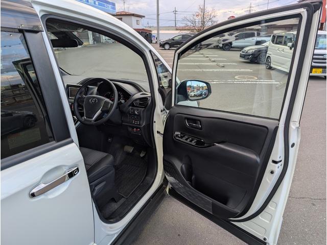 ヴォクシー ＺＳ　煌　４ＷＤ■モデリスタエアロ■寒冷地仕様■禁煙車■　衝突軽減サポート／レーンアシスト／オートクルーズ／両側電動スライドドア／ＨＤＤナビ／ＤＶＤ再生／ＥＴＣ／スマートキー／プッシュスタート／オートエアコン／ＬＥＤヘッドライト／フォグ／社外アルミ（38枚目）