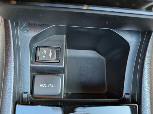 ハリアーハイブリッド プレミアム　アドバンスドパッケージ　４ＷＤ■東京仕入■　衝突軽減サポート／レーンアシスト／追従クルーズ／コーナーセンサー／電動リアゲート／ＪＢＬサウンド付きメーカーＳＤナビ／全方位カメラ／ブルートゥース／フルセグＴＶ／電動ハーフレザーシート／純正アルミ（15枚目）