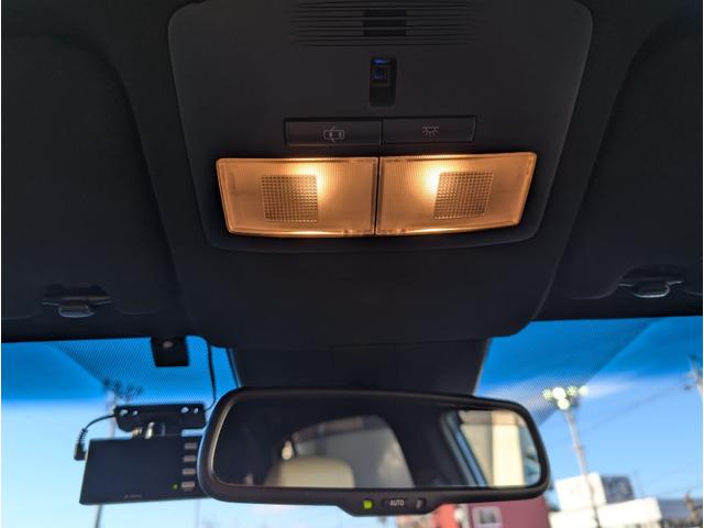 ハリアーハイブリッド プレミアム　アドバンスドパッケージ　４ＷＤ■東京仕入■　衝突軽減サポート／レーンアシスト／追従クルーズ／コーナーセンサー／電動リアゲート／ＪＢＬサウンド付きメーカーＳＤナビ／全方位カメラ／ブルートゥース／フルセグＴＶ／電動ハーフレザーシート／純正アルミ（33枚目）