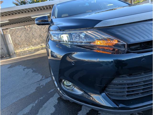 ハリアーハイブリッド プレミアム　アドバンスドパッケージ　４ＷＤ■東京仕入■　衝突軽減サポート／レーンアシスト／追従クルーズ／コーナーセンサー／電動リアゲート／ＪＢＬサウンド付きメーカーＳＤナビ／全方位カメラ／ブルートゥース／フルセグＴＶ／電動ハーフレザーシート／純正アルミ（37枚目）