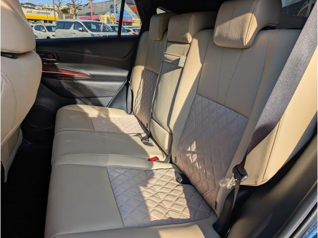 ハリアーハイブリッド プレミアム　アドバンスドパッケージ　４ＷＤ■東京仕入■　衝突軽減サポート／レーンアシスト／追従クルーズ／コーナーセンサー／電動リアゲート／ＪＢＬサウンド付きメーカーＳＤナビ／全方位カメラ／ブルートゥース／フルセグＴＶ／電動ハーフレザーシート／純正アルミ（51枚目）