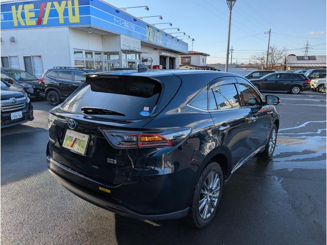 ハリアーハイブリッド プレミアム　アドバンスドパッケージ　４ＷＤ■東京仕入■　衝突軽減サポート／レーンアシスト／追従クルーズ／コーナーセンサー／電動リアゲート／ＪＢＬサウンド付きメーカーＳＤナビ／全方位カメラ／ブルートゥース／フルセグＴＶ／電動ハーフレザーシート／純正アルミ（57枚目）