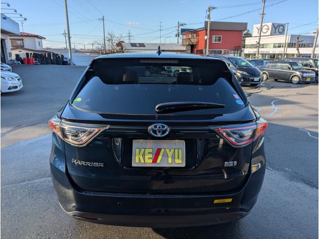 ハリアーハイブリッド プレミアム　アドバンスドパッケージ　４ＷＤ■東京仕入■　衝突軽減サポート／レーンアシスト／追従クルーズ／コーナーセンサー／電動リアゲート／ＪＢＬサウンド付きメーカーＳＤナビ／全方位カメラ／ブルートゥース／フルセグＴＶ／電動ハーフレザーシート／純正アルミ（58枚目）