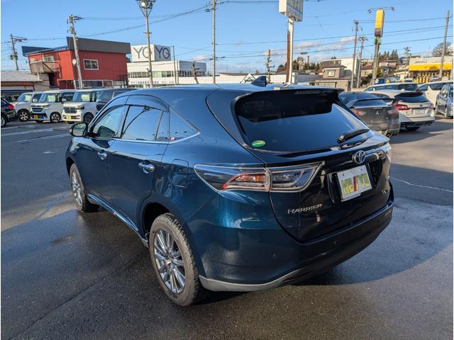 ハリアーハイブリッド プレミアム　アドバンスドパッケージ　４ＷＤ■東京仕入■　衝突軽減サポート／レーンアシスト／追従クルーズ／コーナーセンサー／電動リアゲート／ＪＢＬサウンド付きメーカーＳＤナビ／全方位カメラ／ブルートゥース／フルセグＴＶ／電動ハーフレザーシート／純正アルミ（59枚目）