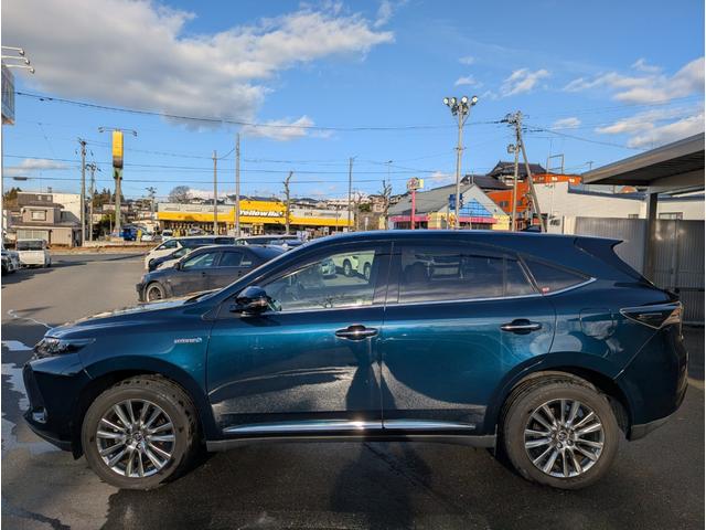 ハリアーハイブリッド プレミアム　アドバンスドパッケージ　４ＷＤ■東京仕入■　衝突軽減サポート／レーンアシスト／追従クルーズ／コーナーセンサー／電動リアゲート／ＪＢＬサウンド付きメーカーＳＤナビ／全方位カメラ／ブルートゥース／フルセグＴＶ／電動ハーフレザーシート／純正アルミ（60枚目）