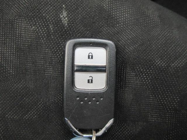 シャトル ハイブリッド　ホンダセンシング　４ＷＤ／社外ナビ／バックカメラ／ＥＴＣ／プッシュスタート／スマートキー／フォグライト／車線逸脱警報システム／電動格納ミラー／衝突被害軽減ブレーキ（33枚目）