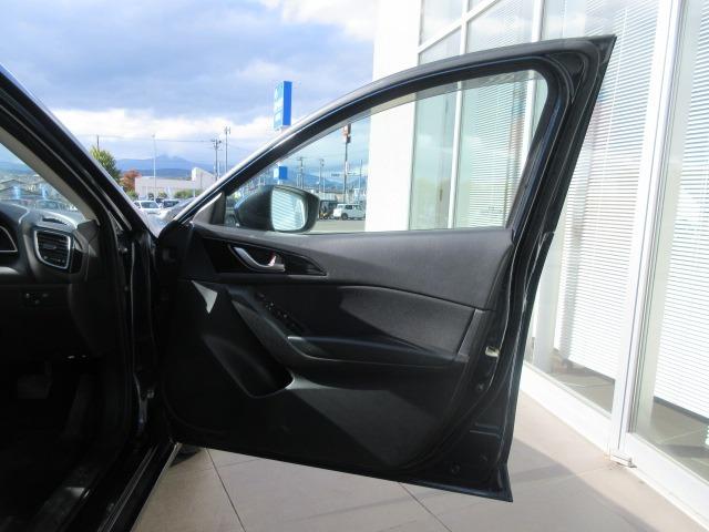 MAZDA AXELA SPORT 20S