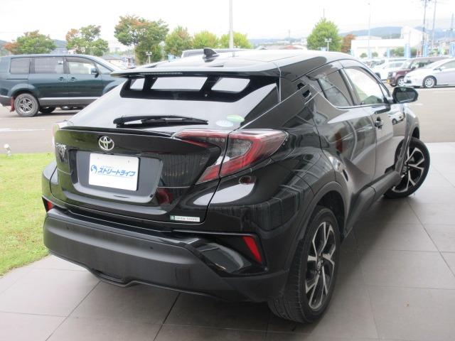 Ｃ－ＨＲ Ｇ－Ｔ　４ＷＤ／純正ナビ／フルセグＴＶ／バックカメラ／ドライブレコーダー／ＥＴＣ／ＬＥＤヘッドライト／オートライト／フォグライト／プッシュスタート／スマートキー／ステアリングスイッチ／純正アルミホイール（4枚目）