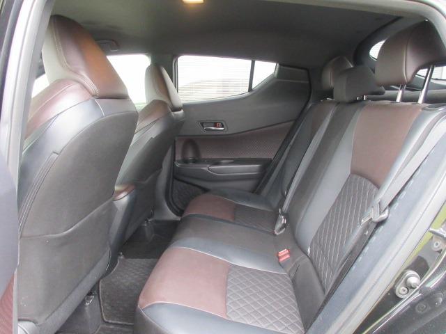 Ｃ－ＨＲ Ｇ－Ｔ　４ＷＤ／純正ナビ／フルセグＴＶ／バックカメラ／ドライブレコーダー／ＥＴＣ／ＬＥＤヘッドライト／オートライト／フォグライト／プッシュスタート／スマートキー／ステアリングスイッチ／純正アルミホイール（8枚目）