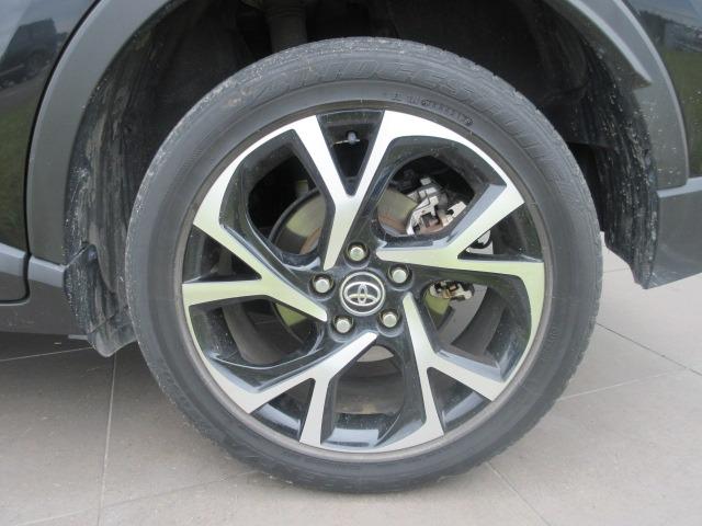 Ｃ－ＨＲ Ｇ－Ｔ　４ＷＤ／純正ナビ／フルセグＴＶ／バックカメラ／ドライブレコーダー／ＥＴＣ／ＬＥＤヘッドライト／オートライト／フォグライト／プッシュスタート／スマートキー／ステアリングスイッチ／純正アルミホイール（10枚目）
