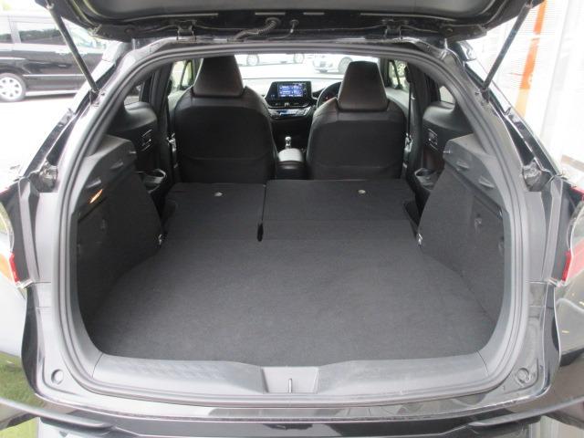 Ｃ－ＨＲ Ｇ－Ｔ　４ＷＤ／純正ナビ／フルセグＴＶ／バックカメラ／ドライブレコーダー／ＥＴＣ／ＬＥＤヘッドライト／オートライト／フォグライト／プッシュスタート／スマートキー／ステアリングスイッチ／純正アルミホイール（12枚目）