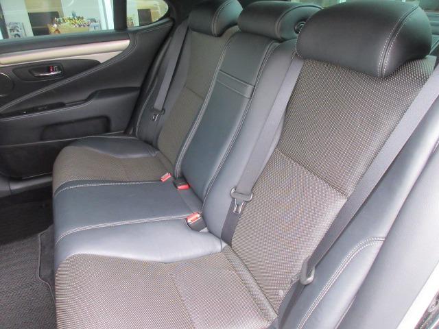 ＬＳ ＬＳ６００ｈ　Ｆスポーツ　４ＷＤ／バックカメラ／ドライブレコーダー／ＥＴＣ／シートヒーター／シートエアコン／プッシュスタート／スマートキー／ステアリングスイッチ／ステアリングヒーター／オートマチックハイビーム／電動格納ミラー（13枚目）