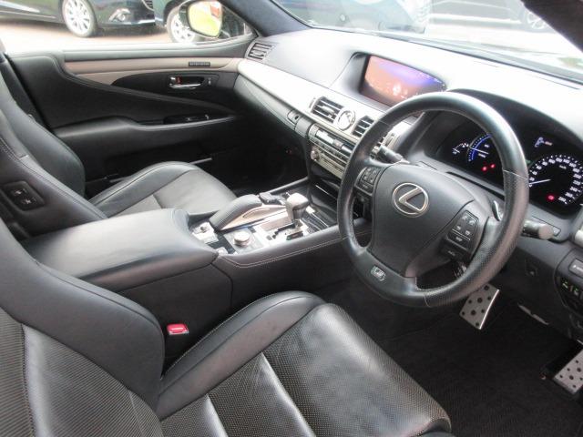 ＬＳ ＬＳ６００ｈ　Ｆスポーツ　４ＷＤ／バックカメラ／ドライブレコーダー／ＥＴＣ／シートヒーター／シートエアコン／プッシュスタート／スマートキー／ステアリングスイッチ／ステアリングヒーター／オートマチックハイビーム／電動格納ミラー（17枚目）