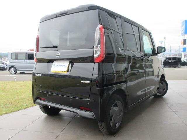 ルークス Ｘ　４ＷＤ／全周囲カメラ／プッシュスタート／スマートキー／ステアリングヒーター／ＬＥＤヘッドライト／オートライト／衝突被害軽減ブレーキ／アイドリングストップ／クリアランスソナー（9枚目）