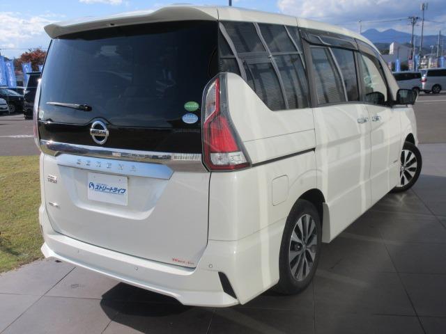 セレナ ハイウェイスター VセレクションII 純正ナビ/フルセグTV/DVD再生/ETC/ドライブレコーダー/全周囲カメラ/プッシュスタート/スマートキー/LEDヘッドライト/オートライト/フォグライト/両側電動スライドドア/純正アルミホイール(9枚目)