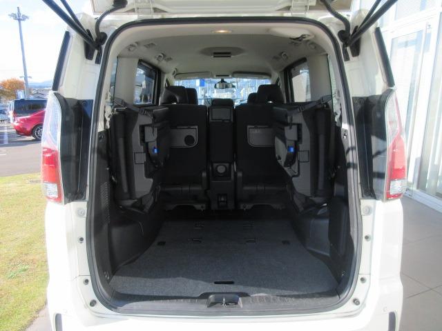 セレナ ハイウェイスター VセレクションII 純正ナビ/フルセグTV/DVD再生/ETC/ドライブレコーダー/全周囲カメラ/プッシュスタート/スマートキー/LEDヘッドライト/オートライト/フォグライト/両側電動スライドドア/純正アルミホイール(19枚目)