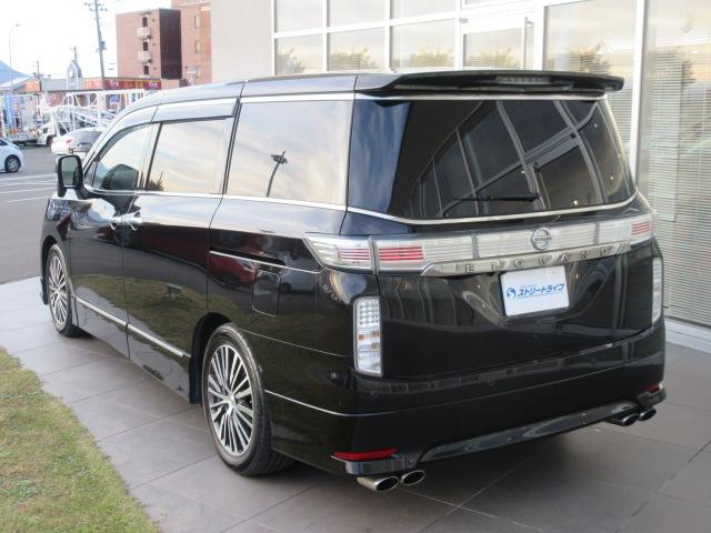 エルグランド 250ハイウェイスターS 4WD/純正ナビ/フルセグTV/バックカメラ/DVD再生/後席モニター/ETC/プッシュスタート/スマートキー/LEDヘッドライト/オートライト/フォグライト/両側電動スライドドア/電動格納ミラー(11枚目)