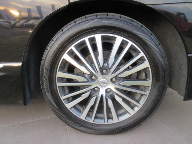 エルグランド 250ハイウェイスターS 4WD/純正ナビ/フルセグTV/バックカメラ/DVD再生/後席モニター/ETC/プッシュスタート/スマートキー/LEDヘッドライト/オートライト/フォグライト/両側電動スライドドア/電動格納ミラー(16枚目)