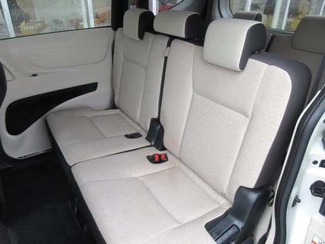 シエンタ ハイブリッドＸ　パイオニアナビ／キーレス／ＥＴＣ／シートヒーター／片側パワースライドドア／社外アルミホイール／電動格納ミラー（13枚目）