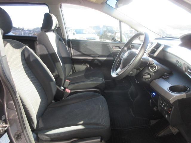 フリードハイブリッド ジャストセレクション 純正ナビ/フルセグTV/バックカメラ/ドライブレコーダー/ETC/スマートキー/HIDヘッドライト/オートライト/両側電動スライドドア/社外アルミホイール/電動格納ミラー(19枚目)