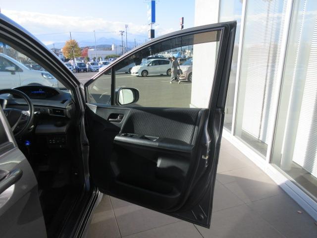 フリードハイブリッド ジャストセレクション 純正ナビ/フルセグTV/バックカメラ/ドライブレコーダー/ETC/スマートキー/HIDヘッドライト/オートライト/両側電動スライドドア/社外アルミホイール/電動格納ミラー(20枚目)