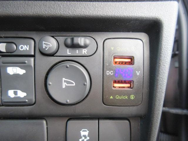 フリードハイブリッド ジャストセレクション 純正ナビ/フルセグTV/バックカメラ/ドライブレコーダー/ETC/スマートキー/HIDヘッドライト/オートライト/両側電動スライドドア/社外アルミホイール/電動格納ミラー(24枚目)