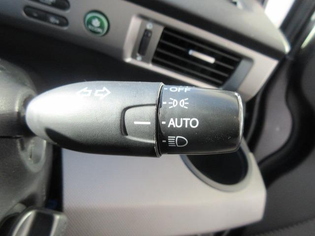 フリードハイブリッド ジャストセレクション 純正ナビ/フルセグTV/バックカメラ/ドライブレコーダー/ETC/スマートキー/HIDヘッドライト/オートライト/両側電動スライドドア/社外アルミホイール/電動格納ミラー(26枚目)