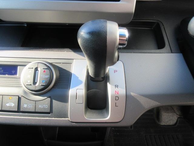 フリードハイブリッド ジャストセレクション 純正ナビ/フルセグTV/バックカメラ/ドライブレコーダー/ETC/スマートキー/HIDヘッドライト/オートライト/両側電動スライドドア/社外アルミホイール/電動格納ミラー(33枚目)