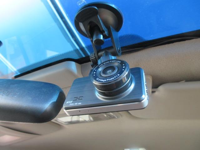 フリードハイブリッド ジャストセレクション 純正ナビ/フルセグTV/バックカメラ/ドライブレコーダー/ETC/スマートキー/HIDヘッドライト/オートライト/両側電動スライドドア/社外アルミホイール/電動格納ミラー(35枚目)