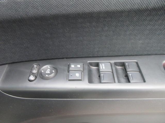 N-BOXカスタム G・Lパッケージ 4WD/純正ナビ/フルセグTV/バックカメラ/シートヒーター/プッシュスタート/スマートキー/ステアリングスイッチ/HIDヘッドライト/オートライト/フォグライト/両側電動スライドドア/電動格納ミラー(33枚目)