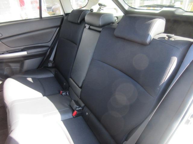 インプレッサスポーツ ２．０ｉ－Ｓアイサイト　４ＷＤ／純正ナビ／フルセグＴＶ／バックカメラ／ドライブレコーダー／ＥＴＣ／プッシュスタート／スマートキー／パワーシート／衝突被害軽減ブレーキ／電動格納ミラー／純正アルミホイール／オートライト（13枚目）