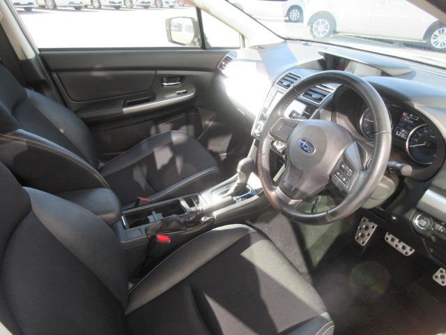 インプレッサスポーツ ２．０ｉ－Ｓアイサイト　４ＷＤ／純正ナビ／フルセグＴＶ／バックカメラ／ドライブレコーダー／ＥＴＣ／プッシュスタート／スマートキー／パワーシート／衝突被害軽減ブレーキ／電動格納ミラー／純正アルミホイール／オートライト（18枚目）