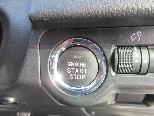 インプレッサスポーツ ２．０ｉ－Ｓアイサイト　４ＷＤ／純正ナビ／フルセグＴＶ／バックカメラ／ドライブレコーダー／ＥＴＣ／プッシュスタート／スマートキー／パワーシート／衝突被害軽減ブレーキ／電動格納ミラー／純正アルミホイール／オートライト（29枚目）