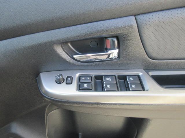 インプレッサスポーツ ２．０ｉ－Ｓアイサイト　４ＷＤ／純正ナビ／フルセグＴＶ／バックカメラ／ドライブレコーダー／ＥＴＣ／プッシュスタート／スマートキー／パワーシート／衝突被害軽減ブレーキ／電動格納ミラー／純正アルミホイール／オートライト（33枚目）