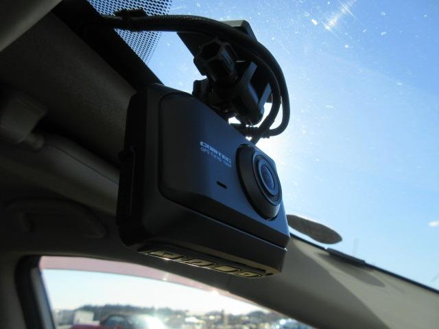 インプレッサスポーツ ２．０ｉ－Ｓアイサイト　４ＷＤ／純正ナビ／フルセグＴＶ／バックカメラ／ドライブレコーダー／ＥＴＣ／プッシュスタート／スマートキー／パワーシート／衝突被害軽減ブレーキ／電動格納ミラー／純正アルミホイール／オートライト（35枚目）