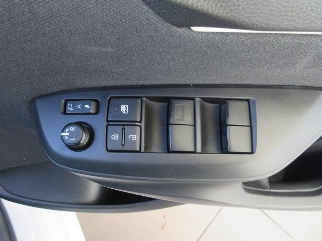 ヤリス X 4WD/純正ナビ/バックカメラ/ETC/プッシュスタート/スマートキー/ステアリングスイッチ/Bluetooth接続/車線逸脱警報システム/オートマチックハイビーム/ヘッドライトレベライザー(31枚目)