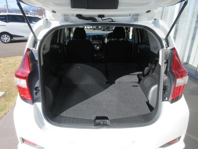 ノート e-パワー X 純正ナビ/フルセグTV/全周囲カメラ/ETC/プッシュスタート/スマートキー/ステアリングスイッチ/LEDヘッドライト/オートライト/純正アルミホイール/電動格納ミラー/衝突被害軽減ブレーキ(17枚目)