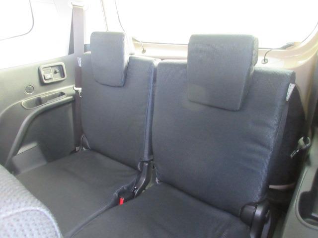 シエンタ ハイブリッドZ 純正ナビ/フルセグTV/全周囲カメラ/シートヒーター/プッシュスタート/スマートキー/ステアリングスイッチ/ステアリングヒーター/LEDヘッドライト/オートライト/フォグライト/両側電動スライドドア(14枚目)