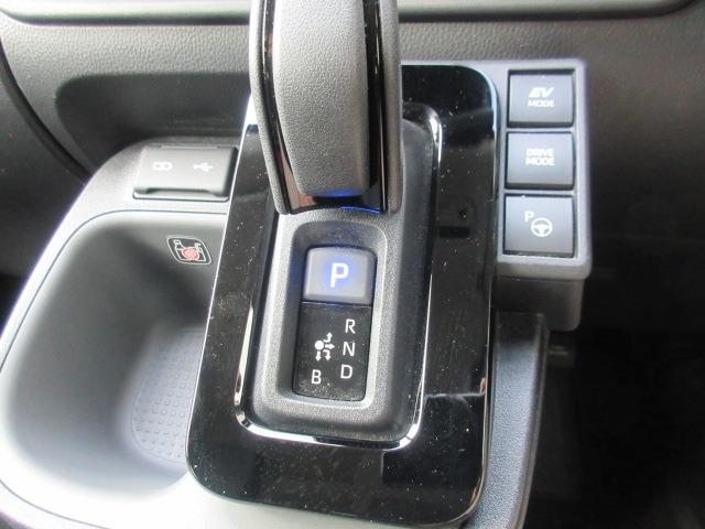 シエンタ ハイブリッドZ 純正ナビ/フルセグTV/全周囲カメラ/シートヒーター/プッシュスタート/スマートキー/ステアリングスイッチ/ステアリングヒーター/LEDヘッドライト/オートライト/フォグライト/両側電動スライドドア(24枚目)