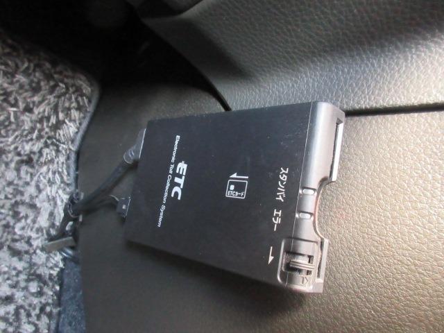 キューブ 15X Vセレクション 純正ナビ/フルセグTV/Bluetooth接続使用可/ETC/プッシュスタート/スマートキー/オートライト/ヘッドライトレベライザー/アイドリングストップ/プッシュスタート/電動格納ミラー(28枚目)